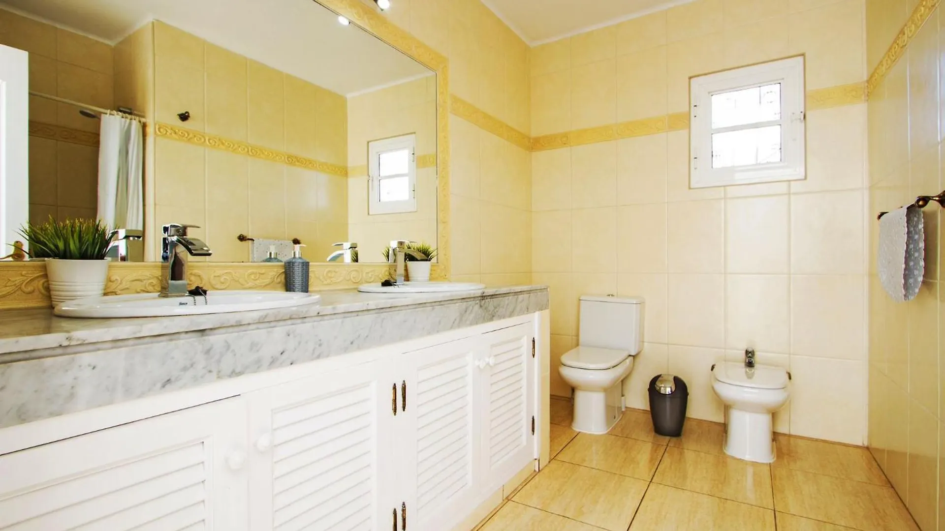 Exceptional 3 Bedroom Villa Adsey -Short Walk To Town - By Lanzarote Leisure Villas Puerto del Carmen