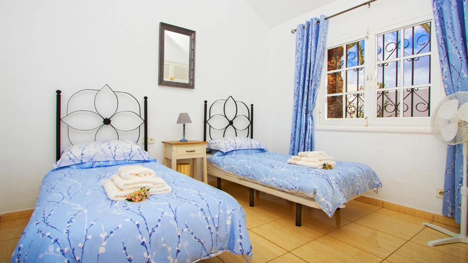 Exceptional 3 Bedroom Villa Adsey -Short Walk To Town - By Lanzarote Leisure Villas Puerto del Carmen  Espagne